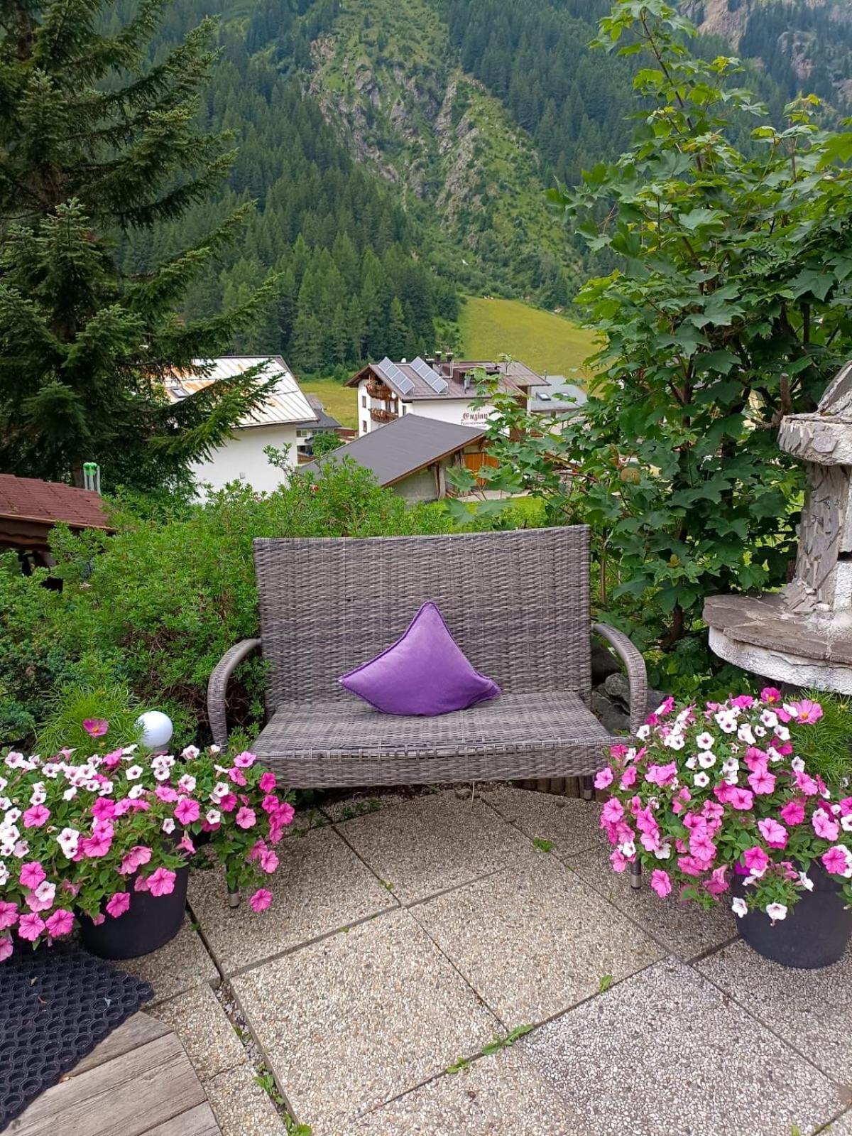 Haus Bergwind Apartment Sankt Leonhard im Pitztal Exterior photo