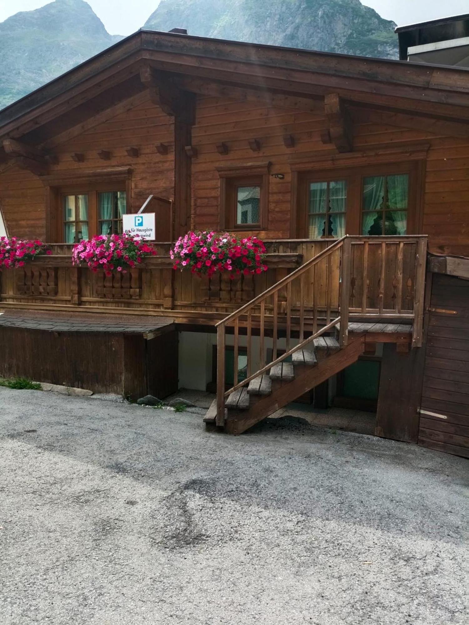 Haus Bergwind Apartment Sankt Leonhard im Pitztal Exterior photo